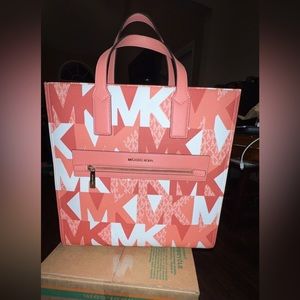 MK tote